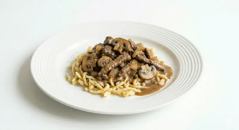 Rindergeschnetzeltes Stroganoff mit Nudeln